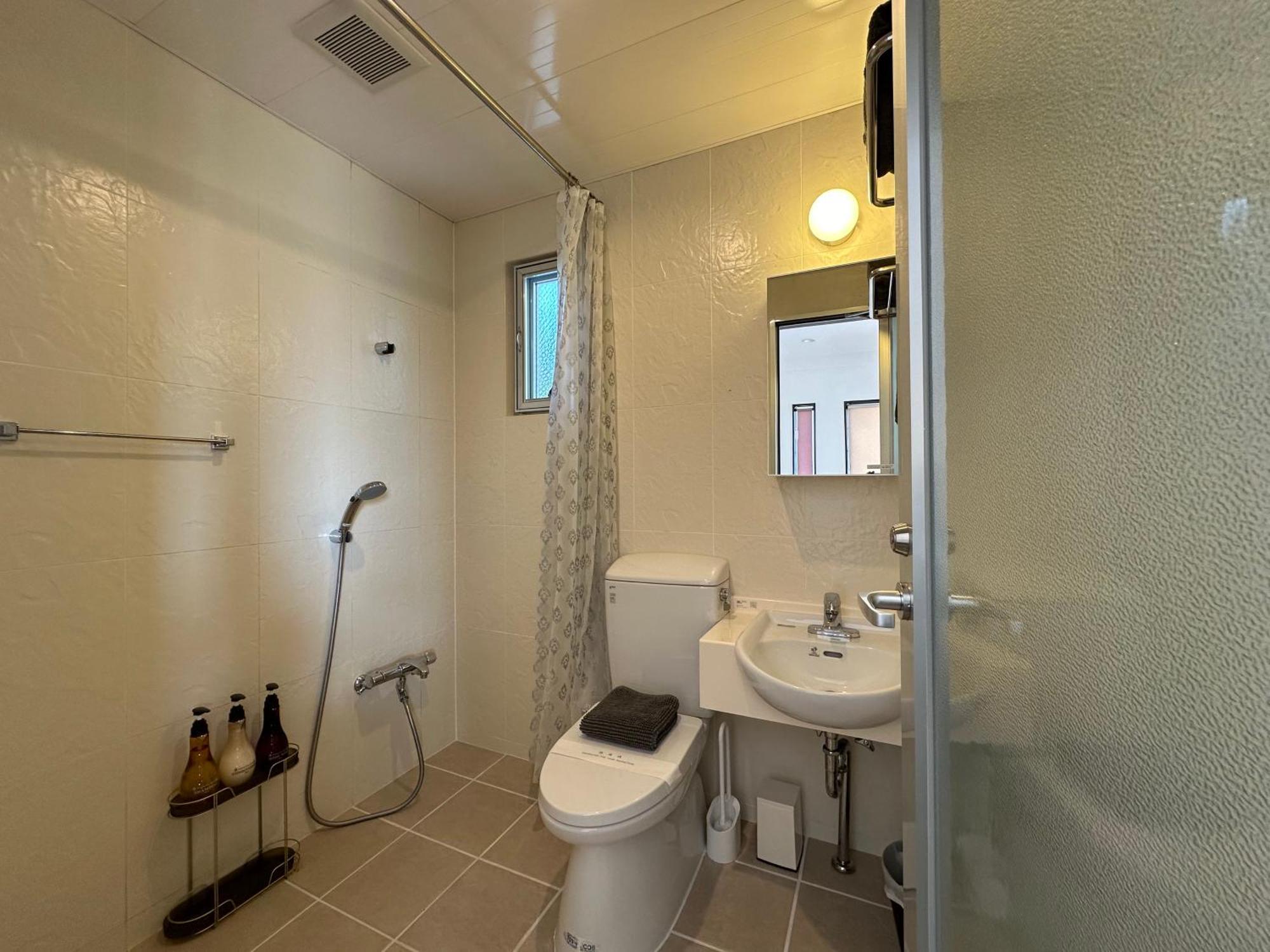 White Reef Apartman Uruma Kültér fotó